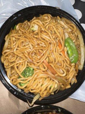 Vegetable lo mein