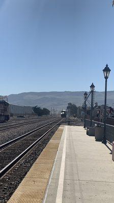 Surfliner arriving to Guadalupe station