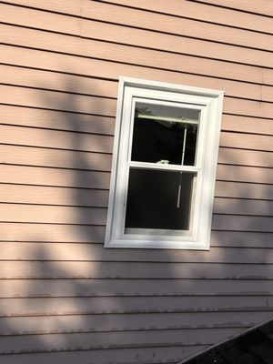 Double hung window