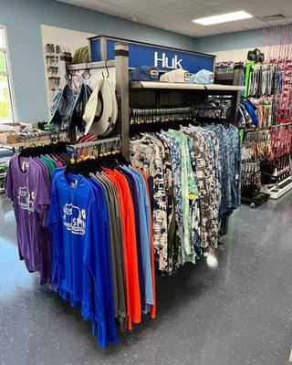 We carry a wide variety of Huk Mens and Womens clothing