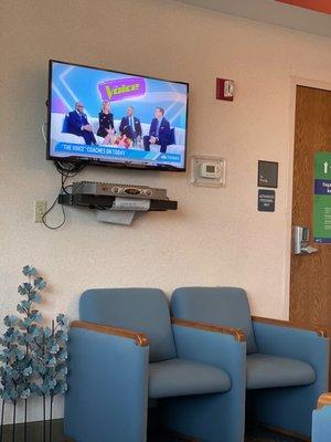 Waiting area for people who bring the person who is having eye surgery