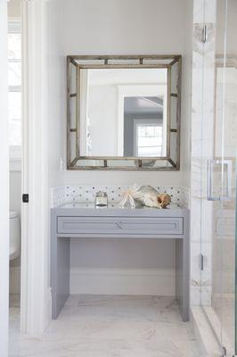 Make-up desk vanity