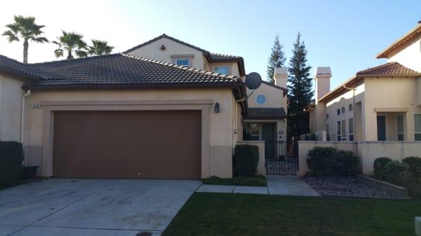 Exterior view of 3/3 Condo in Chowchilla by the golf course.