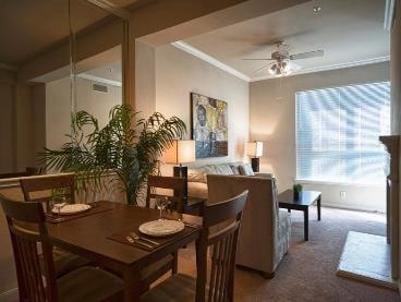 910 Texas Street, http://www.execustay.com/furnished-apartments/dallas/910-texas-street/index.php