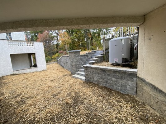 Beautiful wall and stairs with shal gray block!