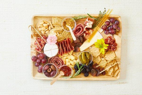 Medium classic charcuterie board.