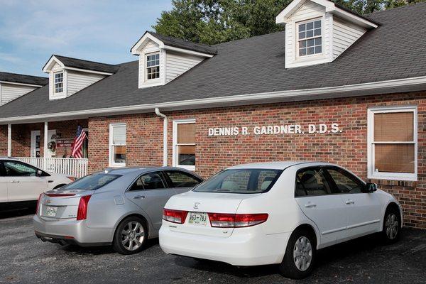 Dennis R Gardner, DDS