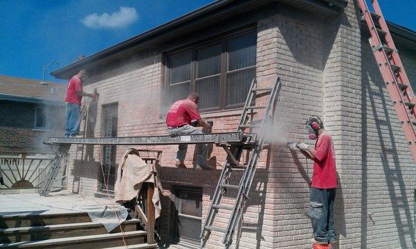 COMPLETE GRINDING AND TUCKPOINTING 
MASONRY RESTORATION.