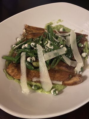 Spicy pea, ricotta & basil crepes!