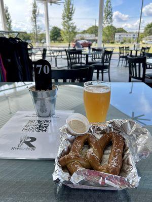 Beer & pretzel