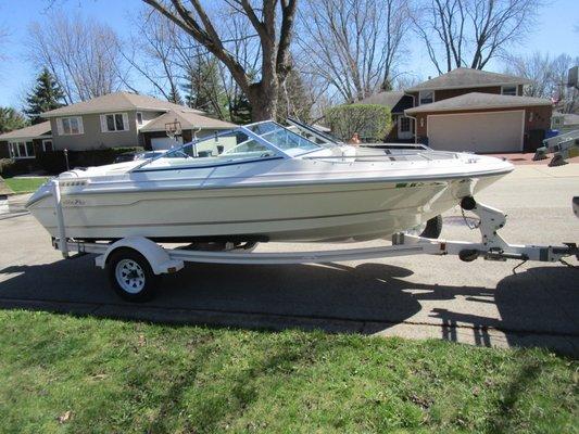 17' Sea Ray Bowrider