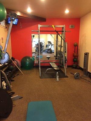 Experience high-end 1:1 Personal Training in our fully-equipped training suites.