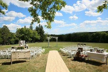 The Carey Institute provides a unique destination wedding location overlooking the beautiful Catskill mountains.