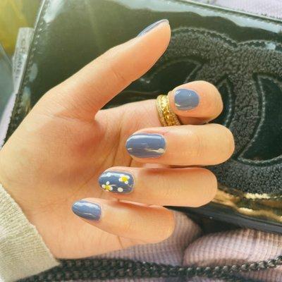 Blue Gel nail