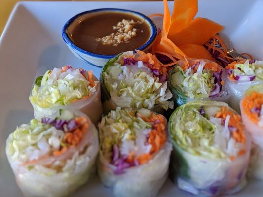 House special fresh rolls filled with lettuce, carrots, cucumber, basil, vermicelli served with sauce topped with peanuts