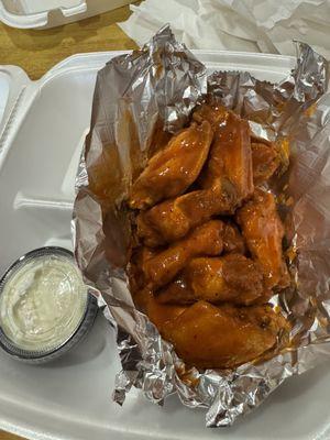 10 piece wings with hot sauce and bleu cheese