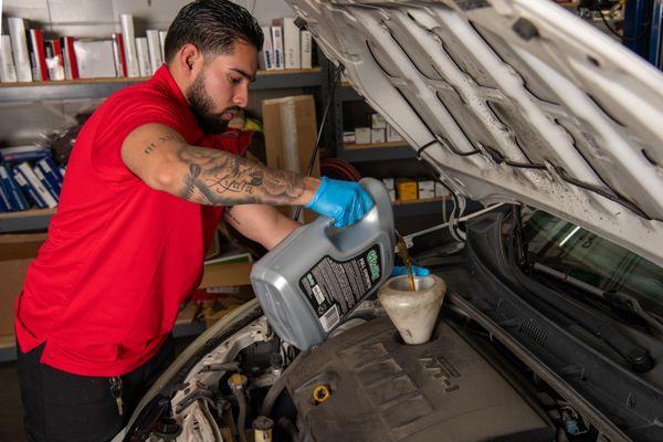 Niguel Auto Service
Auto mechanic Gustavo servicing a vehicle