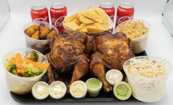 Especial Familiar de dos pollos, 5 sides y 4 sodas de lata.