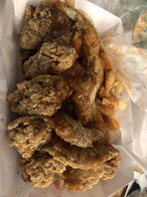 6 wings fried hard with mild sauce and black pepper