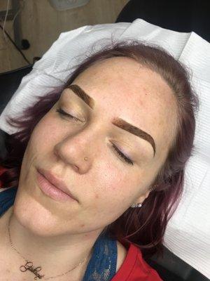 Ombré Powdered Brows (Permanent Makeup)