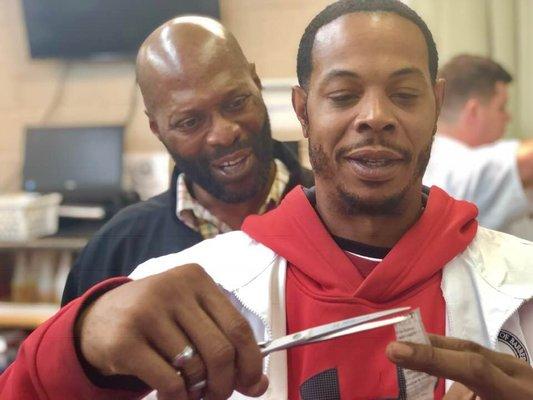 Mr Johnnie Lee teaching Finger and Shear technique