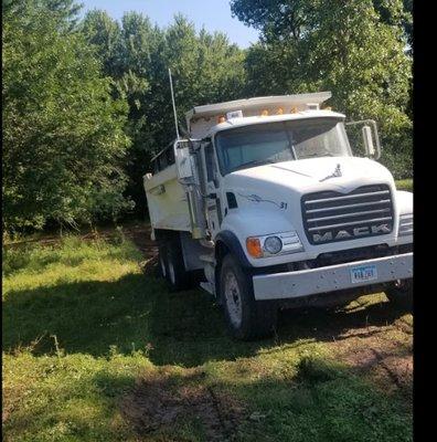 Dos Truck and Trailer Repair Shop