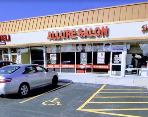 Salon entrance cress creek royal st George and Ogden.