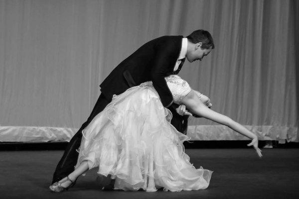 2016 Hot Ballroom Night - Pro Teacher Robert Porch & Student Waltz