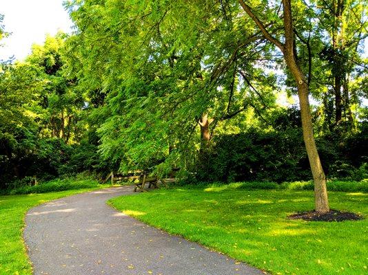 Chester Valley Trail, Malvern access -- access trail from parking lot at Battle of the Clouds Park