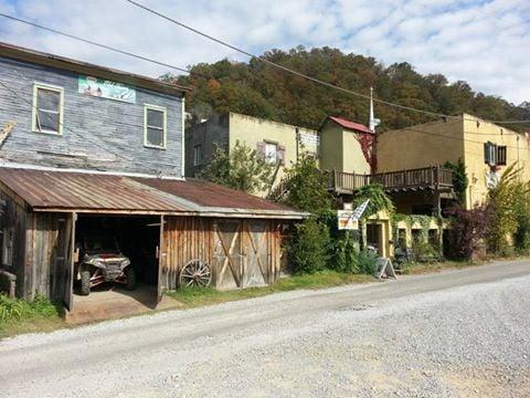 Hatfield McCoy Resort/Inn & The Real McCoy Trails Headquarters, Downtown Matewan WV. 304 426 4700 kt3mcc@aol.com