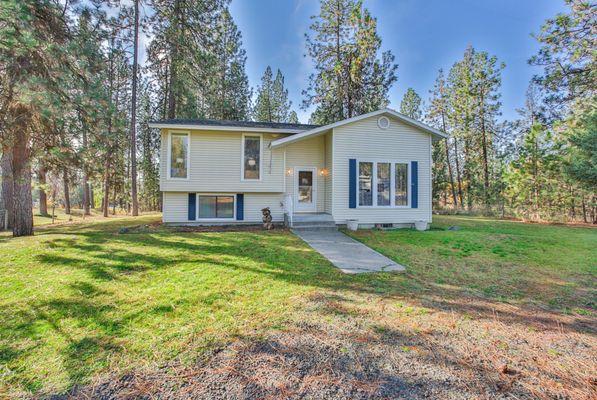 Acreage near Long Lake with beach access.