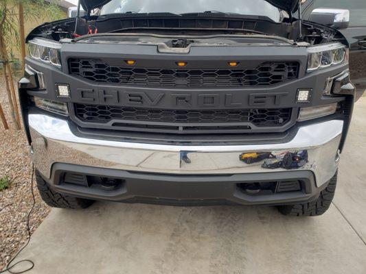 2020 Chevy Silverado Grill with 3 running lights and 2 spot lights