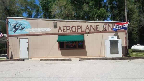 Aeroplane Inn, exterior, day.