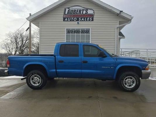 2000 Dodge Dakota SLT 4WD $9325