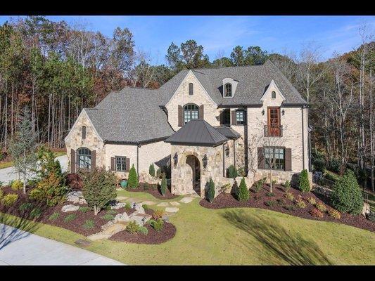 Manor home in Milton!