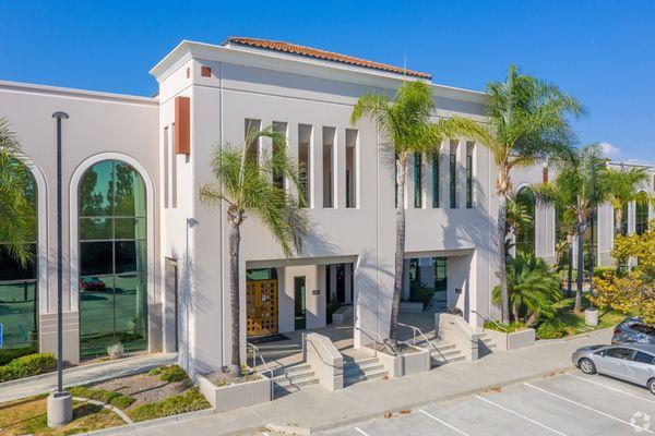 Main Entrance at Tierrasanta Gateway Plaza Office Building - 6050 Santo Road