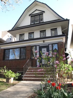 our bed and breakfast in historic Ditmas Park Brooklyn, 20 minutes from downtown Manhattan!