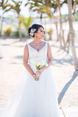 The brides bouquet was poorly wrapped.   The flowers were not a big full bouquet. The flowers were flopping out of the arrangement.