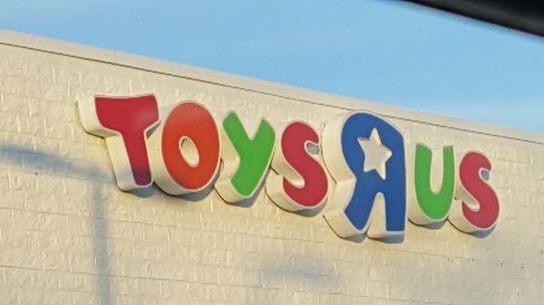 As the sun sets on Toys R Us (1/1/18)