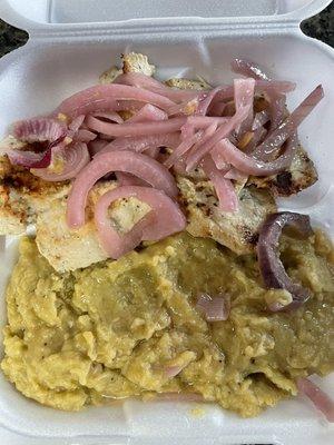 Mangu y Pollo a la Plancha