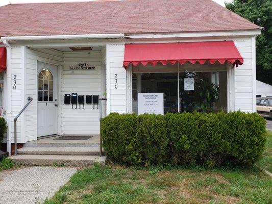 Front entrance to Furry Paws Pet Grooming...