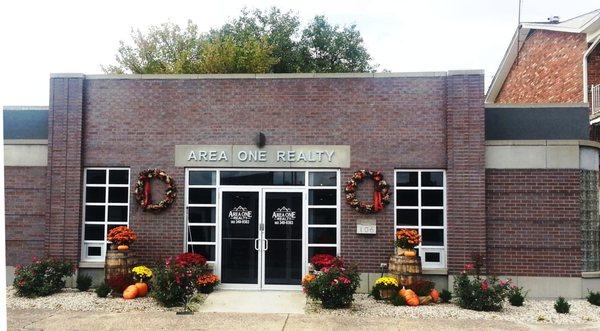 Fall is an exciting time.  Our office is prime location to experience Kentucky Bourbon Festival and Bardstown Arts and Craft Festival.