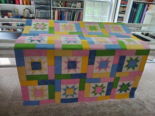 Pieced by Heather Minnich, quilted by Sandy Richard of Village Stitchery