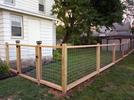 4' Modern Hog Style Fence