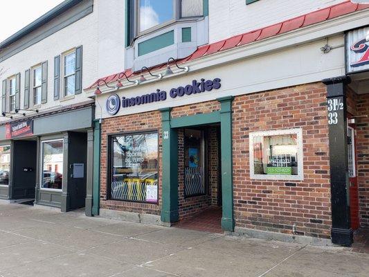 Storefront for Insomnia Cookies