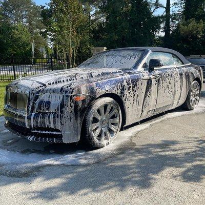 Rolls Royce Wraith took advantage of our mobile service and revived an full detail in the comfort of their home.