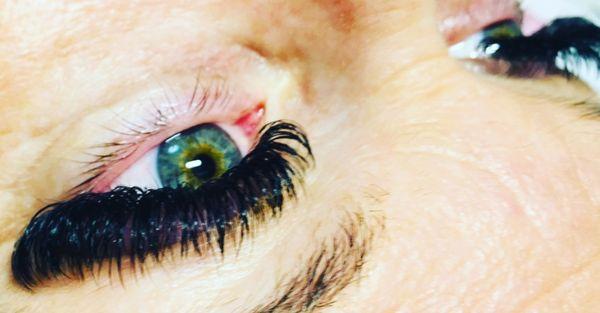 Extra Volume Lash Extensions