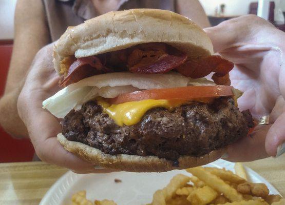 Excellent crusty char on the burger - a better bun and fresher lettuce would have made this a near-perfect lunch!