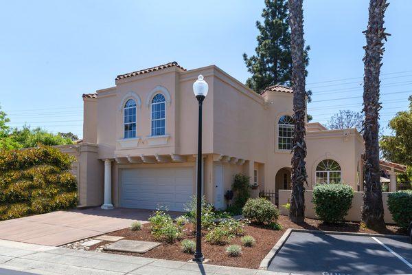 1394 Cuernavaca Circulo, Mountain View