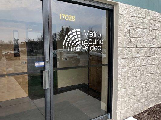 Metro Sound & Video Exterior